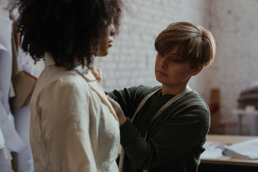 Apparel sample fitting review during product development